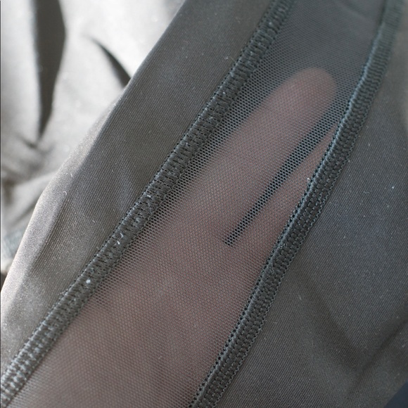 Lululemon Mesh 25” High-Rise Leggings - Picture 2 of 5